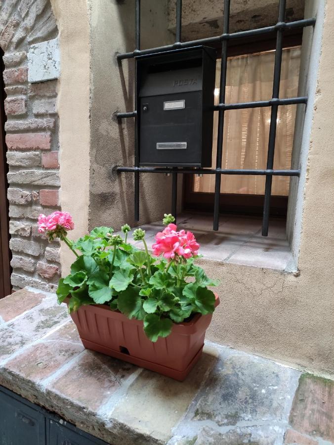 Loft Gioia Apartment Perugia Bagian luar foto