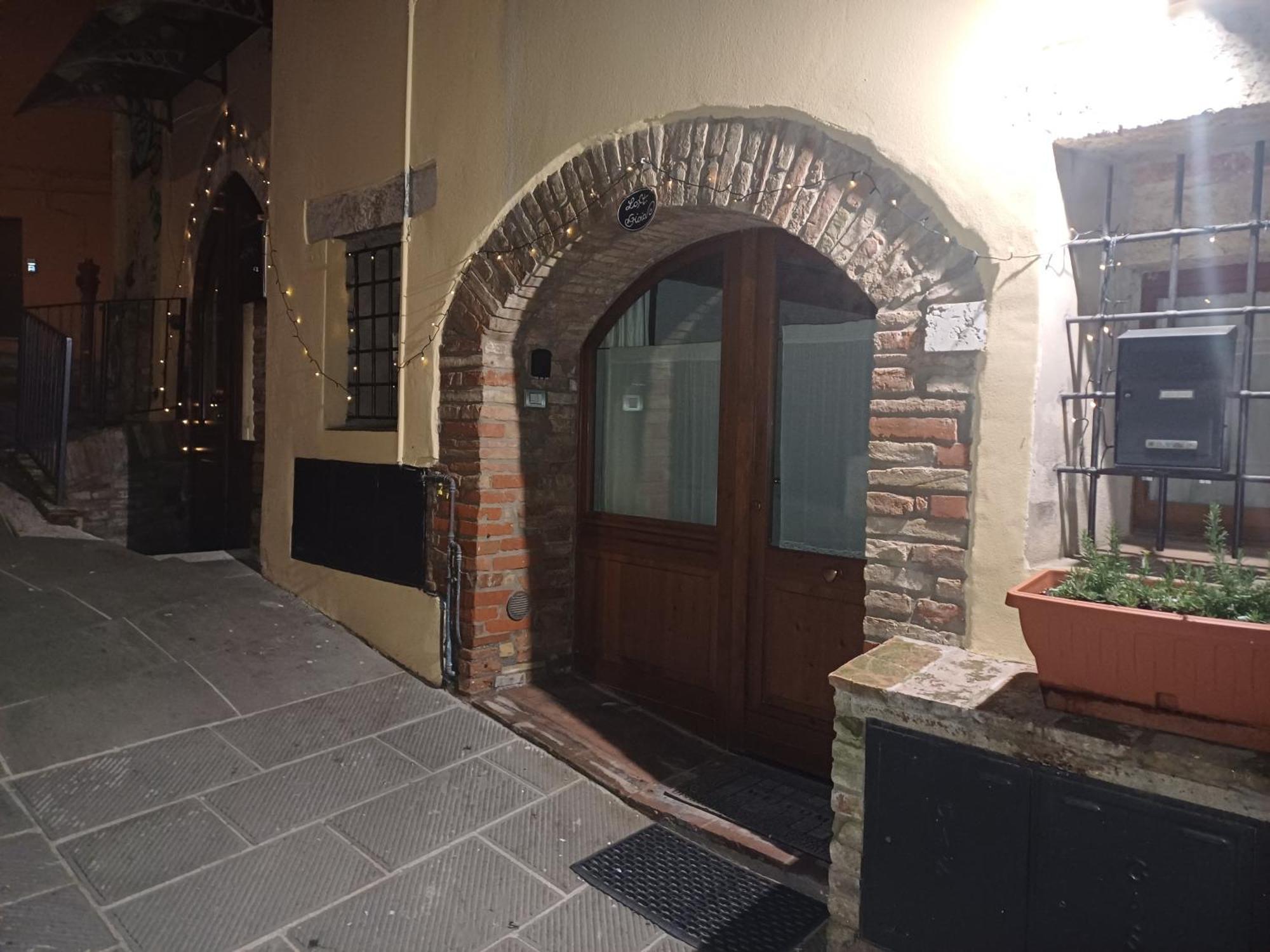 Loft Gioia Apartment Perugia Bagian luar foto