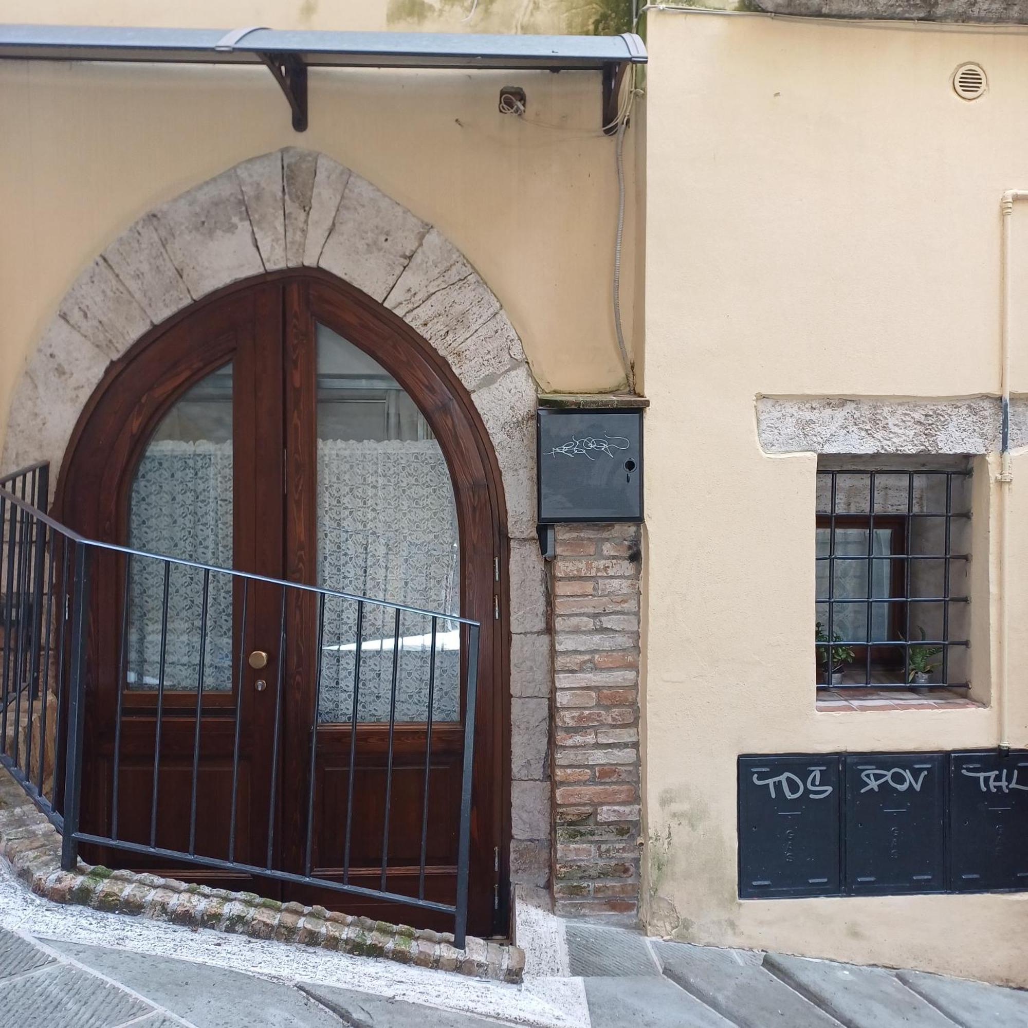 Loft Gioia Apartment Perugia Bagian luar foto